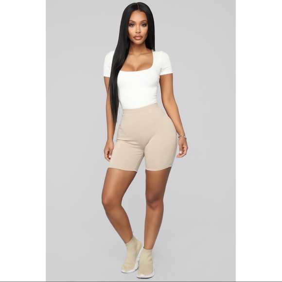 Fashion Nova Pants - 🎉$5 SALE NWOT Fashion Nova Khaki Biker Shorts💕